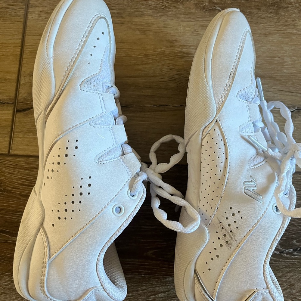 Varsity cheer shoes